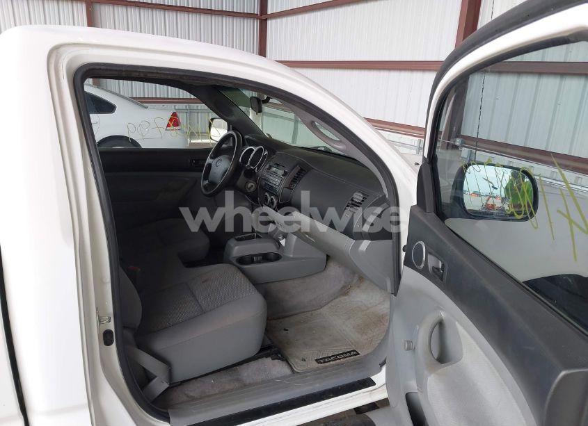 Photo 5 of 2011 Toyota Tacoma (VIN 5TFNX4CN4BX004286)