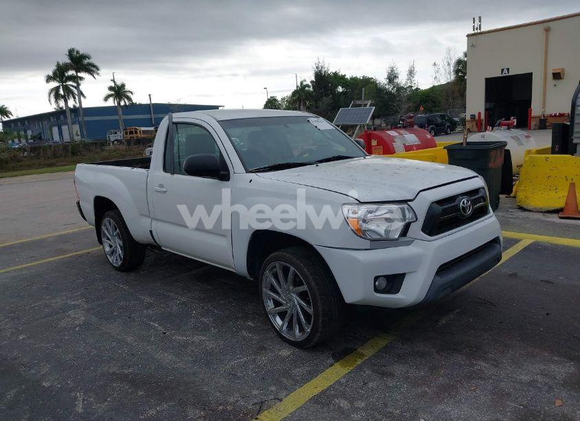 2014 Toyota Tacoma (VIN 5TFNX4CN5EX040671) main photo