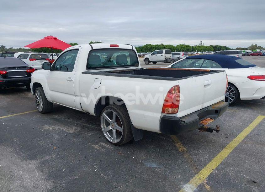 Photo 3 of 2014 Toyota Tacoma (VIN 5TFNX4CN5EX040671)