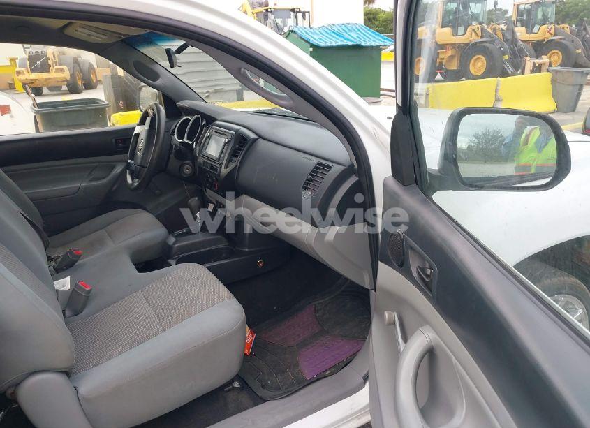 Photo 5 of 2014 Toyota Tacoma (VIN 5TFNX4CN5EX040671)