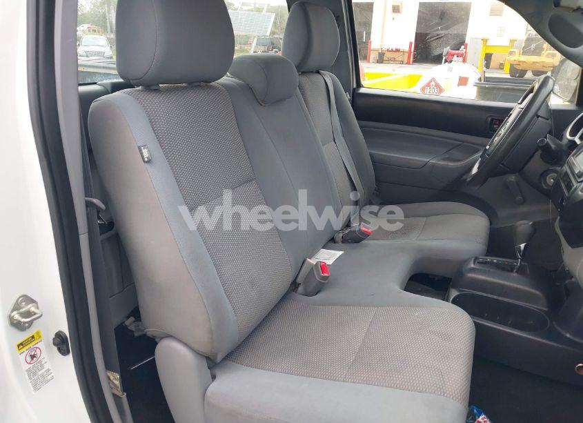 Photo 8 of 2014 Toyota Tacoma (VIN 5TFNX4CN5EX040671)