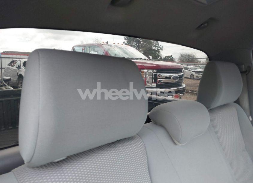 Photo 8 of 2014 Toyota Tacoma (VIN 5TFNX4CN7EX042373)