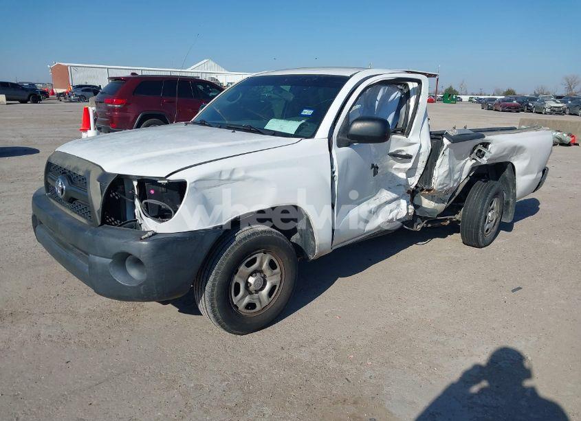 Photo 2 of 2011 Toyota Tacoma (VIN 5TFNX4CNXBX006754)
