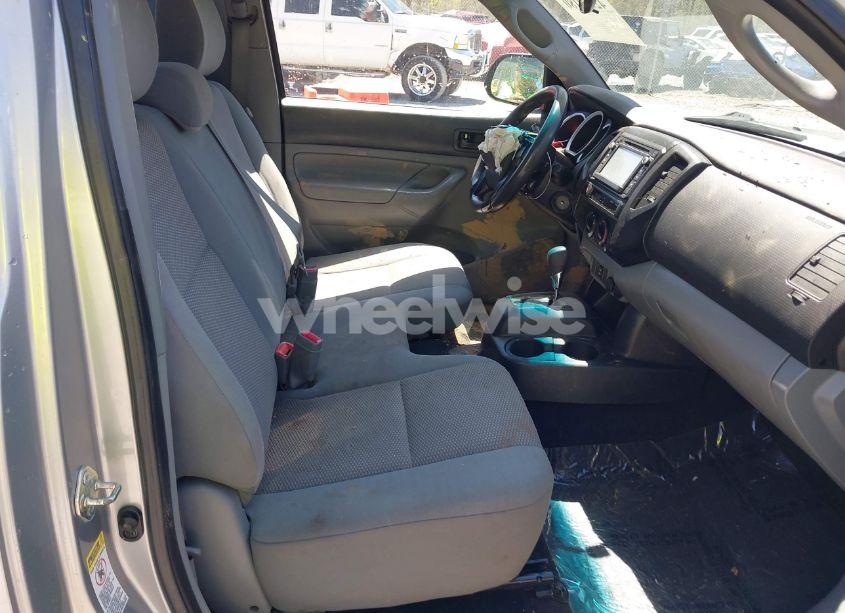 Photo 5 of 2014 Toyota Tacoma (VIN 5TFNX4CNXEX034042)