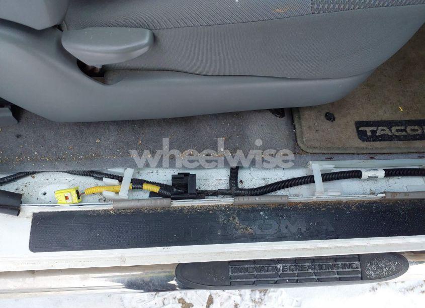 Photo 19 of 2011 Toyota Tacoma (VIN 5TFPX4EN1BX005305)
