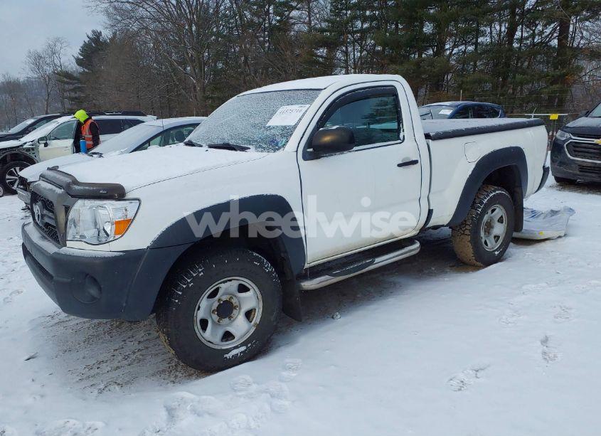 Photo 2 of 2011 Toyota Tacoma (VIN 5TFPX4EN1BX005305)