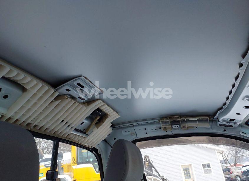 Photo 6 of 2011 Toyota Tacoma (VIN 5TFPX4EN1BX005305)