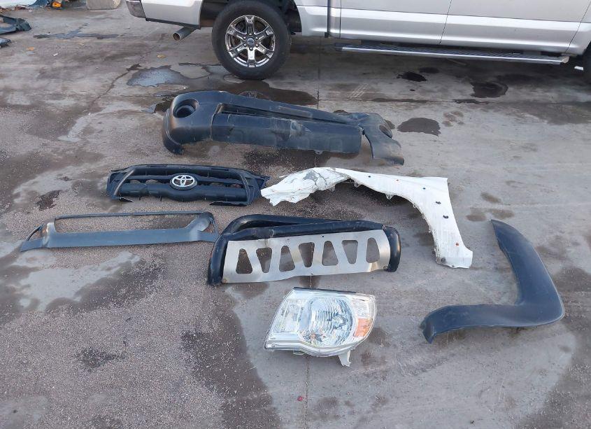 Photo 12 of 2011 Toyota Tacoma (VIN 5TFPX4EN6BX004103)