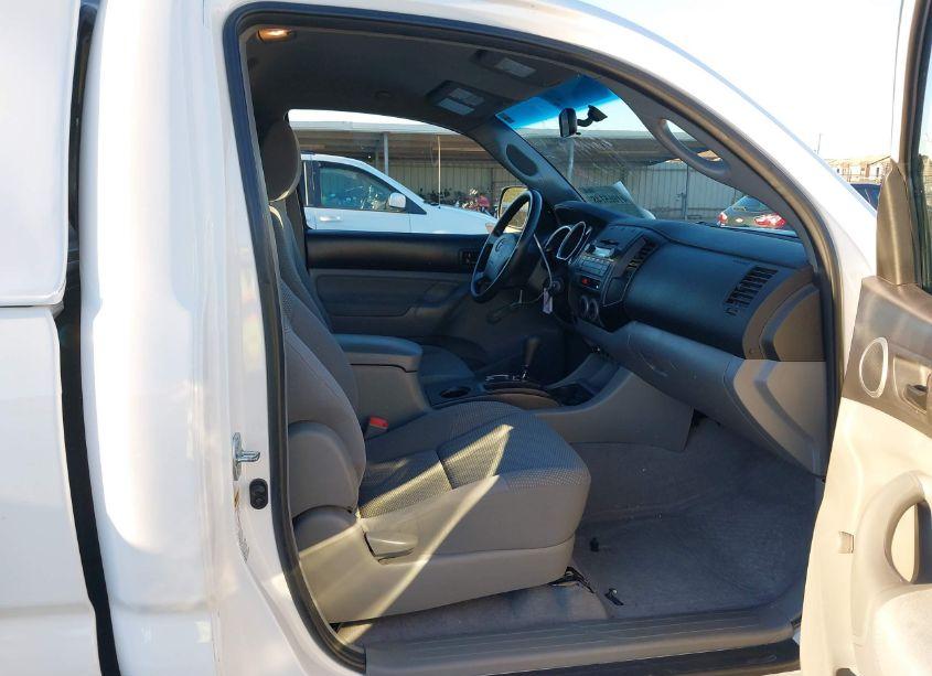 Photo 5 of 2011 Toyota Tacoma (VIN 5TFPX4EN6BX004103)