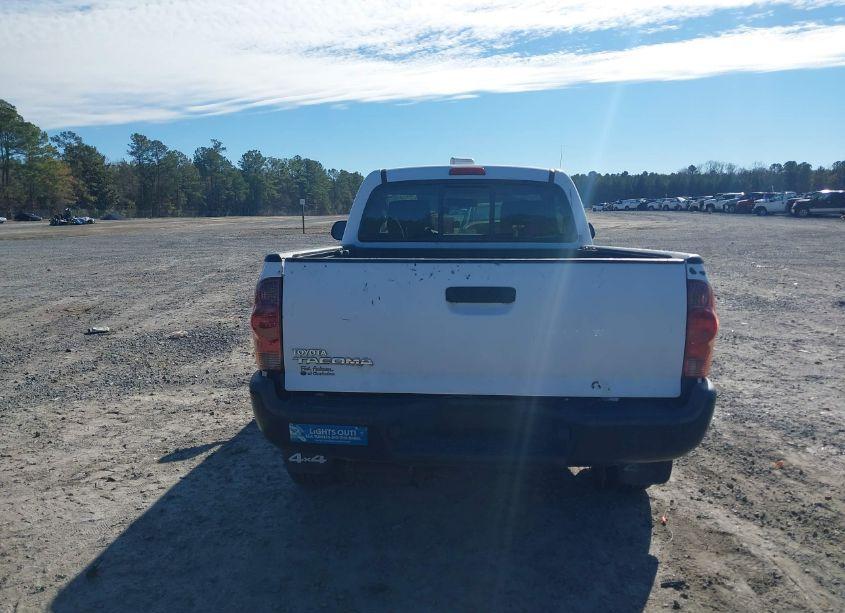 Photo 16 of 2013 Toyota Tacoma (VIN 5TFPX4EN8DX014537)
