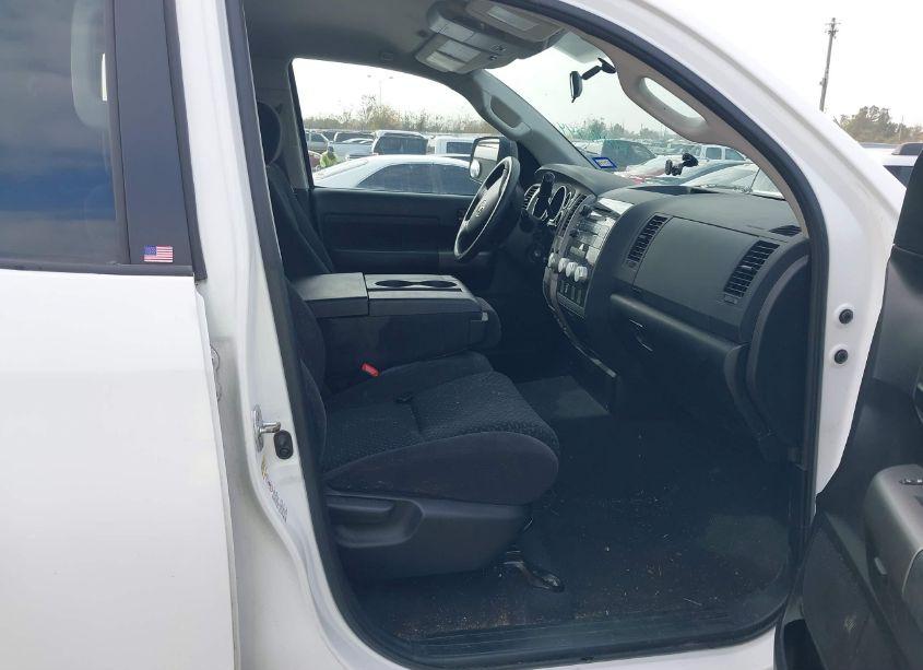 Photo 5 of 2011 Toyota Tundra GRADE 4.6L V8 (VIN 5TFRM5F10BX025225)