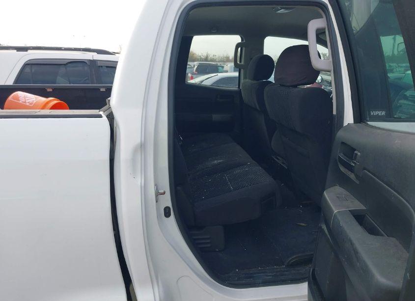 Photo 8 of 2011 Toyota Tundra GRADE 4.6L V8 (VIN 5TFRM5F10BX025225)