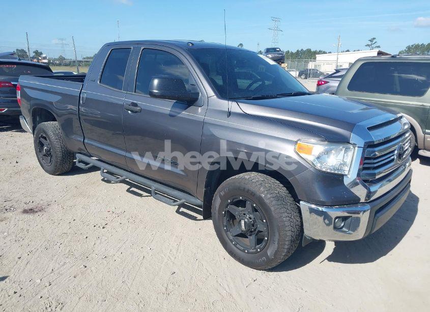 2017 Toyota Tundra SR5 4.6L V8 (VIN 5TFRM5F10HX121218) main photo