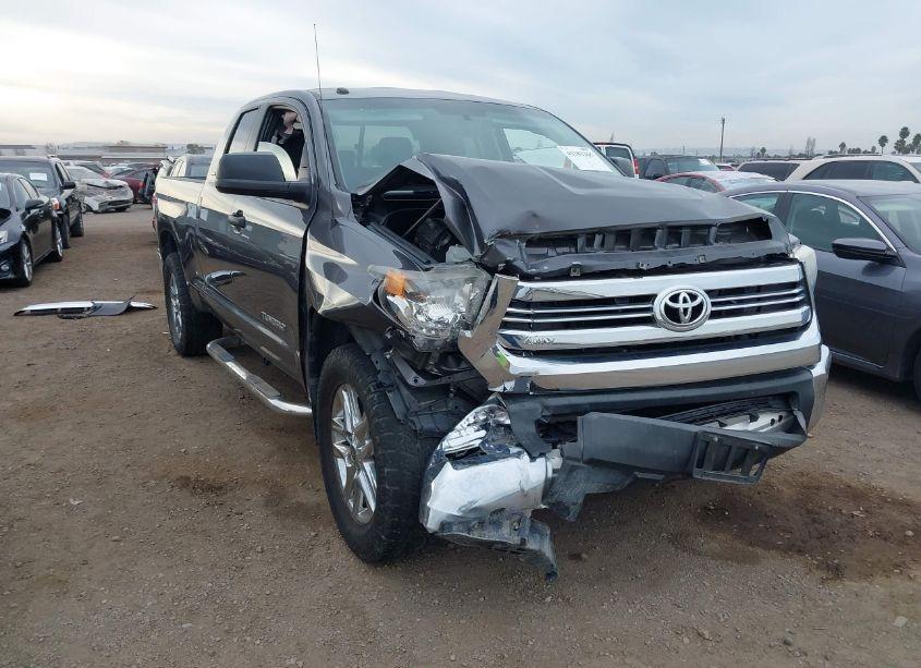 2017 Toyota Tundra SR5 4.6L V8 (VIN 5TFRM5F12HX122323) main photo