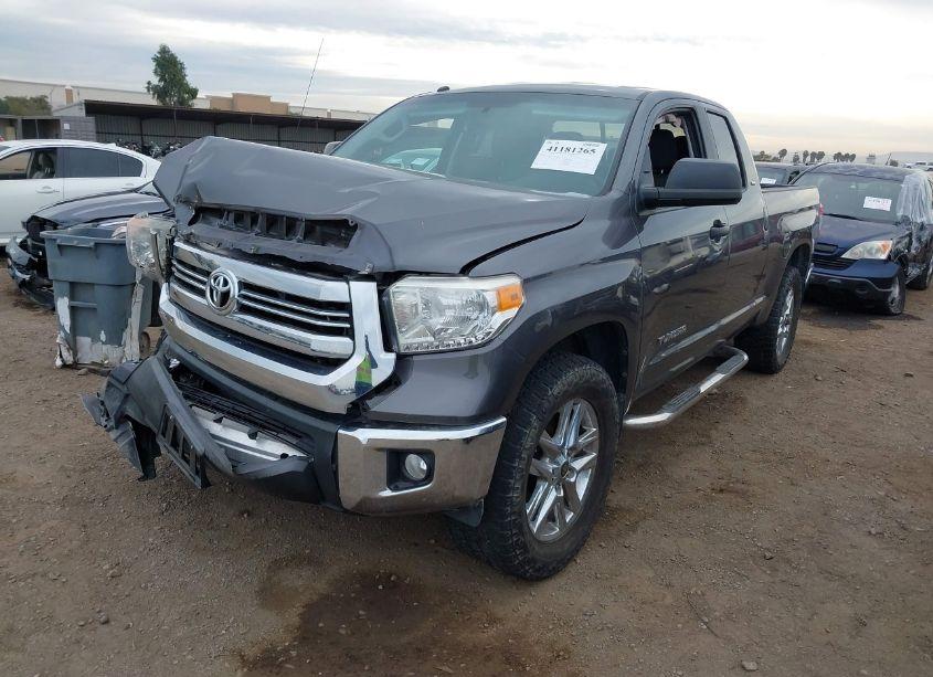 Photo 2 of 2017 Toyota Tundra SR5 4.6L V8 (VIN 5TFRM5F12HX122323)