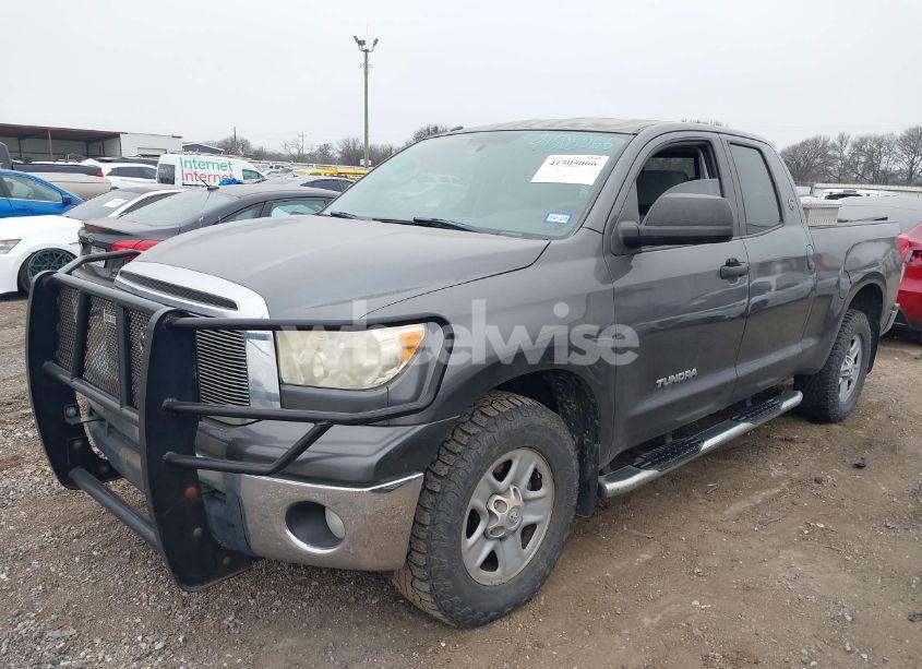 Photo 2 of 2013 Toyota Tundra GRADE 4.6L V8 (VIN 5TFRM5F13DX057900)