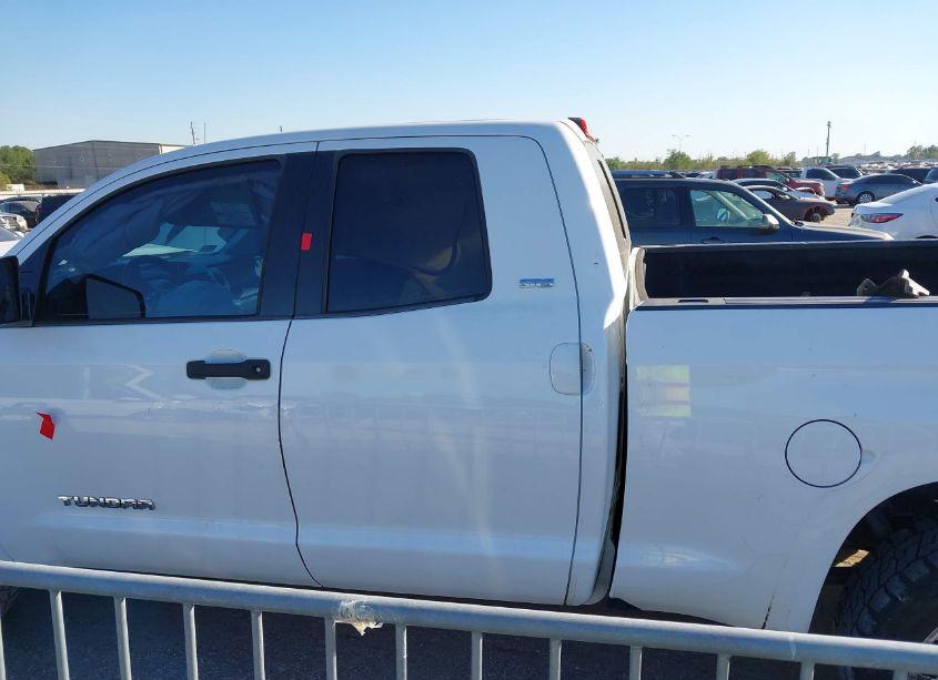 Photo 14 of 2015 Toyota Tundra SR5 4.6L V8 (VIN 5TFRM5F13FX086882)