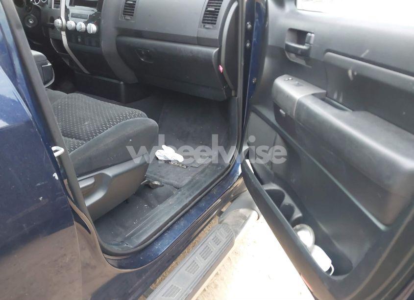 Photo 5 of 2011 Toyota Tundra GRADE 4.6L V8 (VIN 5TFRM5F14BX025034)