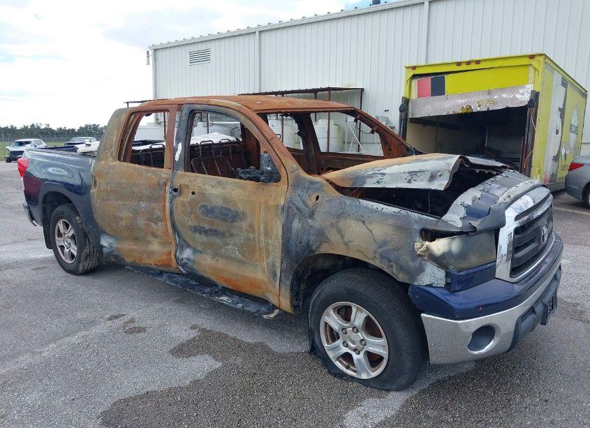 2011 Toyota Tundra GRADE 4.6L V8 (VIN 5TFRM5F14BX029374) main photo