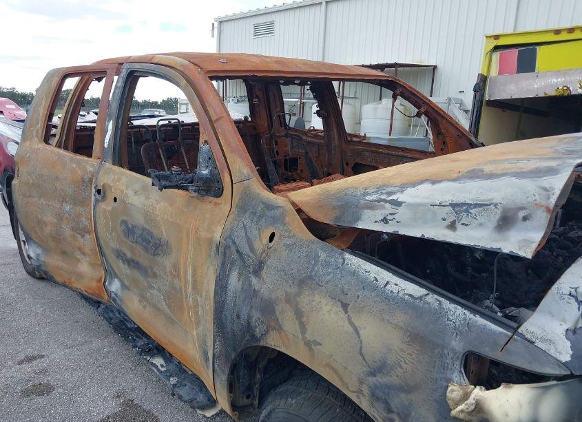 Photo 6 of 2011 Toyota Tundra GRADE 4.6L V8 (VIN 5TFRM5F14BX029374)