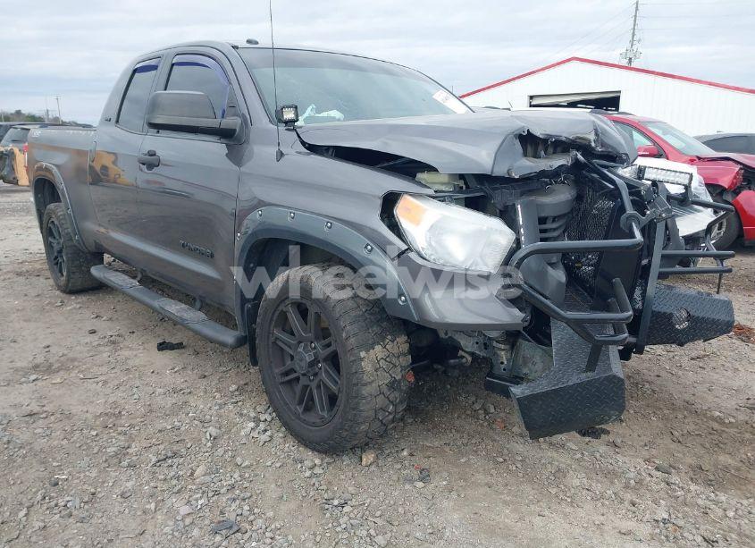 2017 Toyota Tundra SR5 4.6L V8 (VIN 5TFRM5F14HX120850) main photo