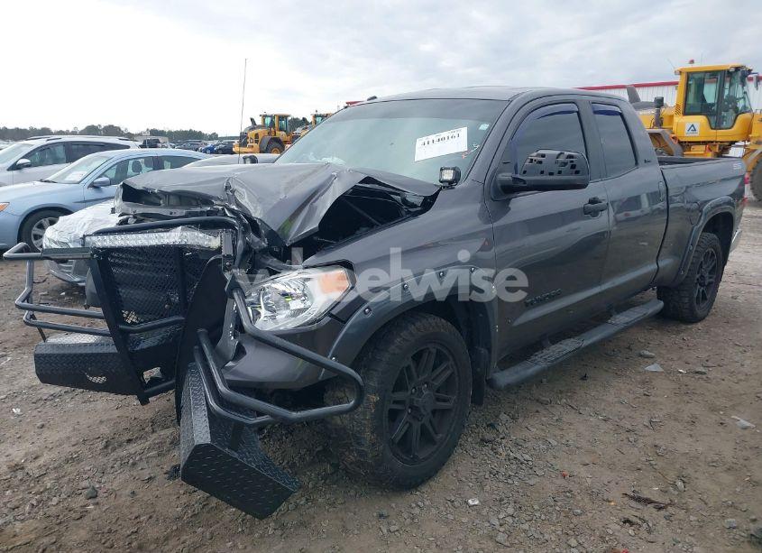 Photo 2 of 2017 Toyota Tundra SR5 4.6L V8 (VIN 5TFRM5F14HX120850)