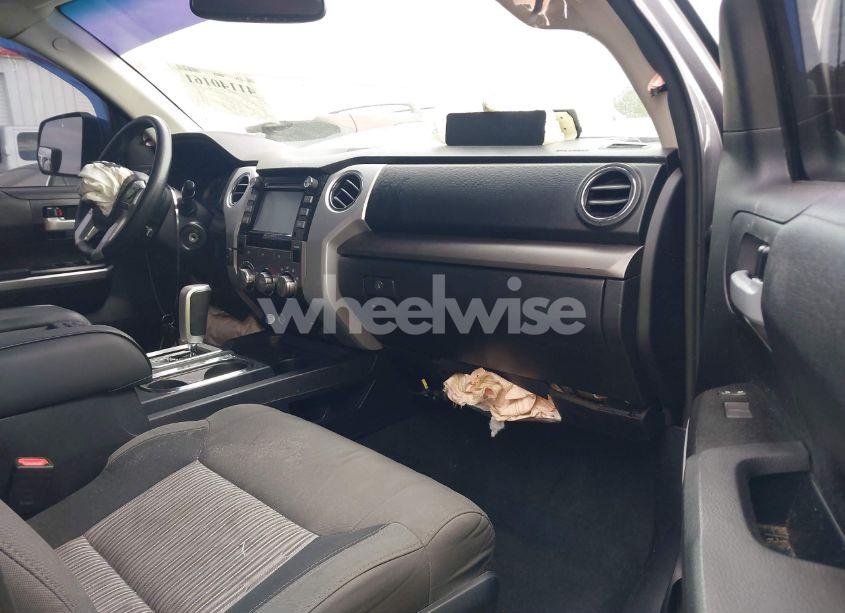 Photo 5 of 2017 Toyota Tundra SR5 4.6L V8 (VIN 5TFRM5F14HX120850)