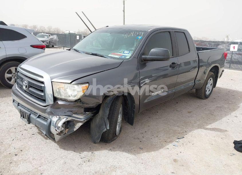Photo 2 of 2011 Toyota Tundra GRADE 4.6L V8 (VIN 5TFRM5F15BX027102)