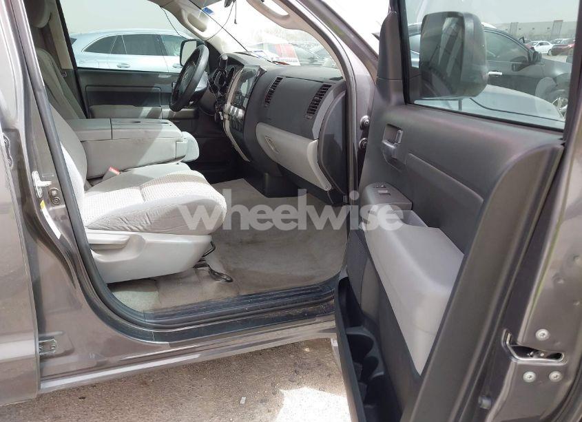 Photo 5 of 2011 Toyota Tundra GRADE 4.6L V8 (VIN 5TFRM5F15BX027102)