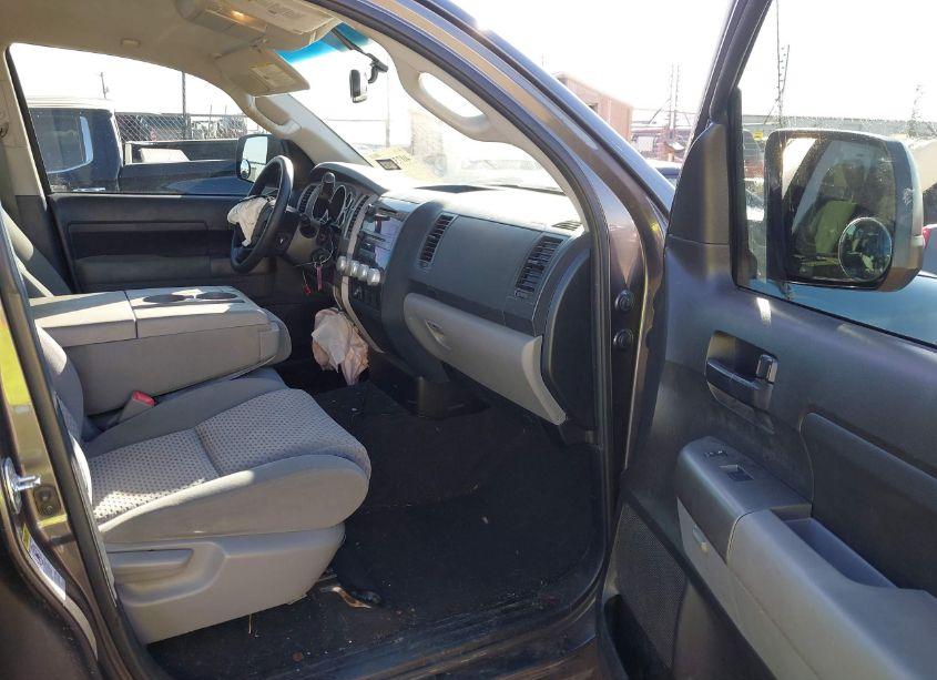 Photo 5 of 2013 Toyota Tundra GRADE 4.6L V8 (VIN 5TFRM5F15DX055744)