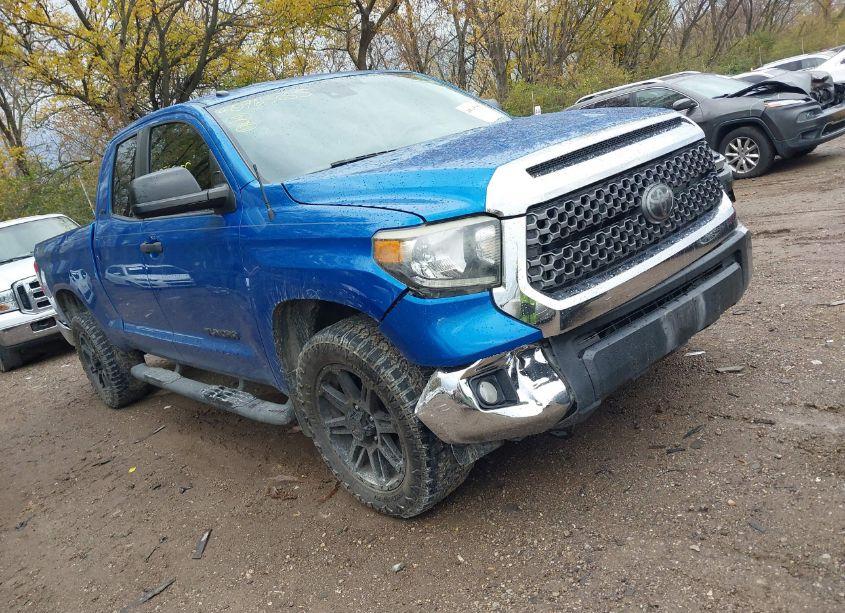 2018 Toyota Tundra SR5 4.6L V8 (VIN 5TFRM5F15JX133659) main photo