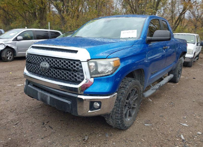 Photo 2 of 2018 Toyota Tundra SR5 4.6L V8 (VIN 5TFRM5F15JX133659)