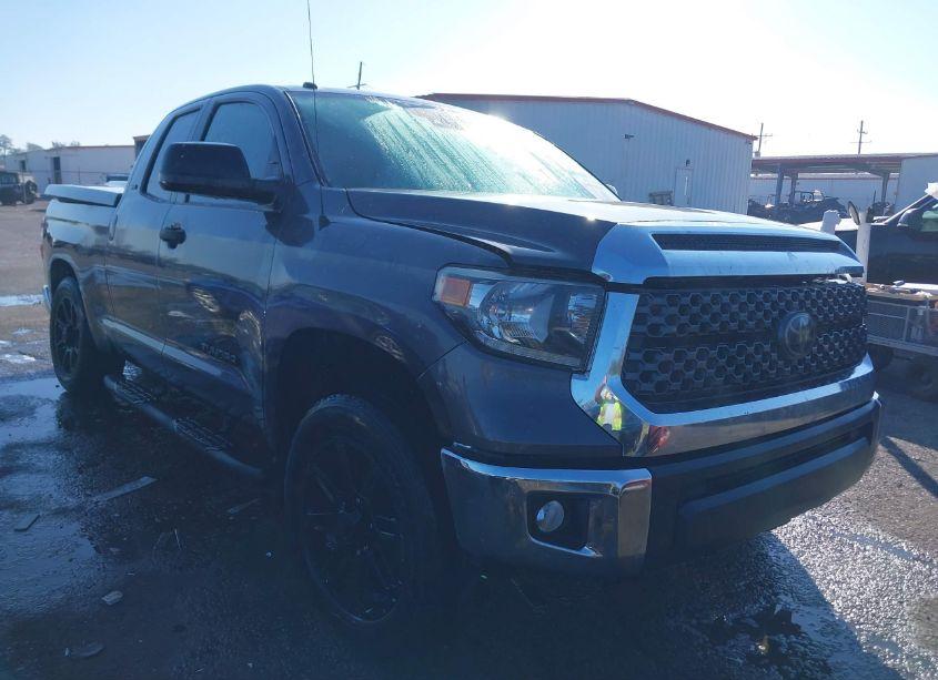 2018 Toyota Tundra SR5 4.6L V8 (VIN 5TFRM5F16JX127532) main photo