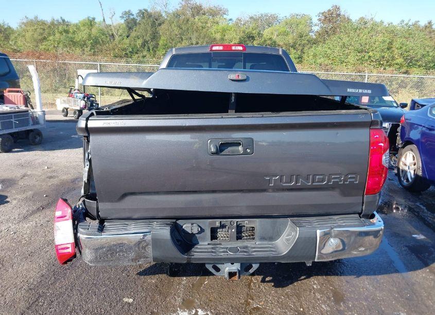 Photo 16 of 2018 Toyota Tundra SR5 4.6L V8 (VIN 5TFRM5F16JX127532)