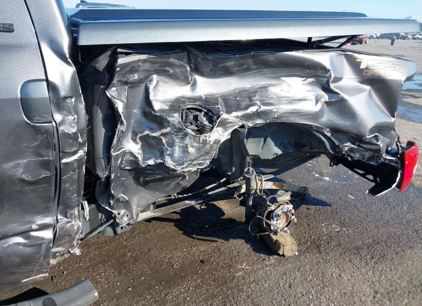 Photo 6 of 2018 Toyota Tundra SR5 4.6L V8 (VIN 5TFRM5F16JX127532)