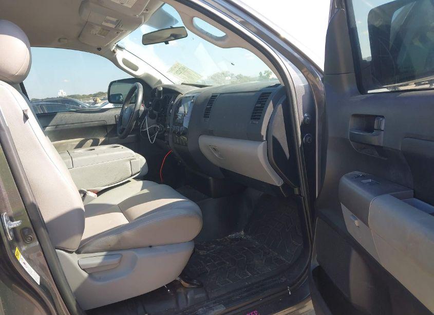 Photo 5 of 2013 Toyota Tundra GRADE 4.6L V8 (VIN 5TFRM5F18DX061988)