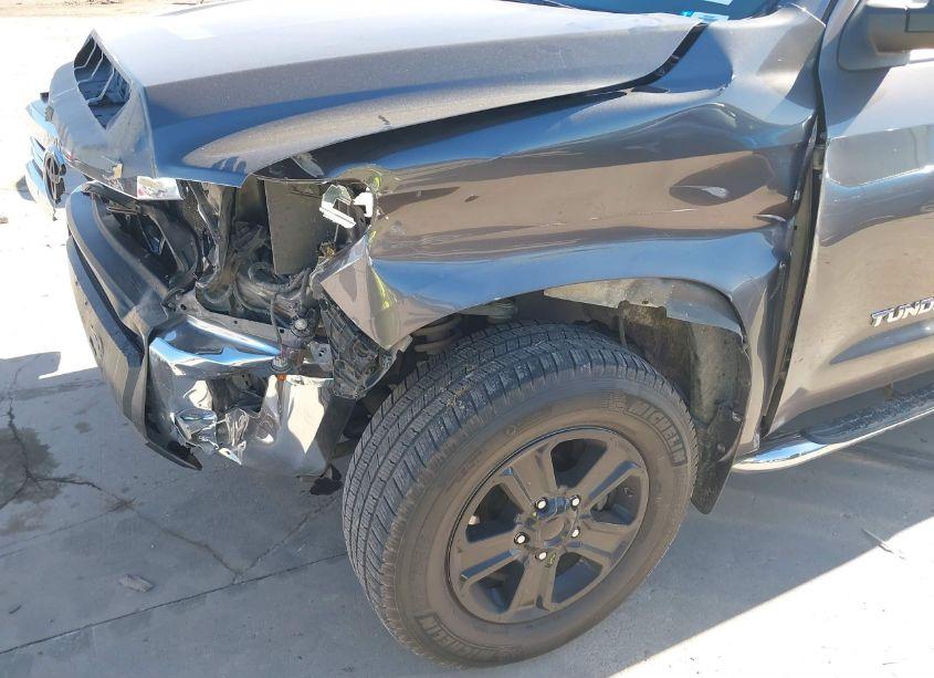 Photo 6 of 2017 Toyota Tundra SR5 4.6L V8 (VIN 5TFRM5F19HX112422)