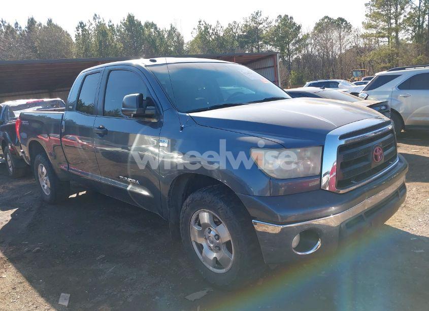 2010 Toyota Tundra DOUBLE CAB SR5 (VIN 5TFRM5F1XAX001156) main photo