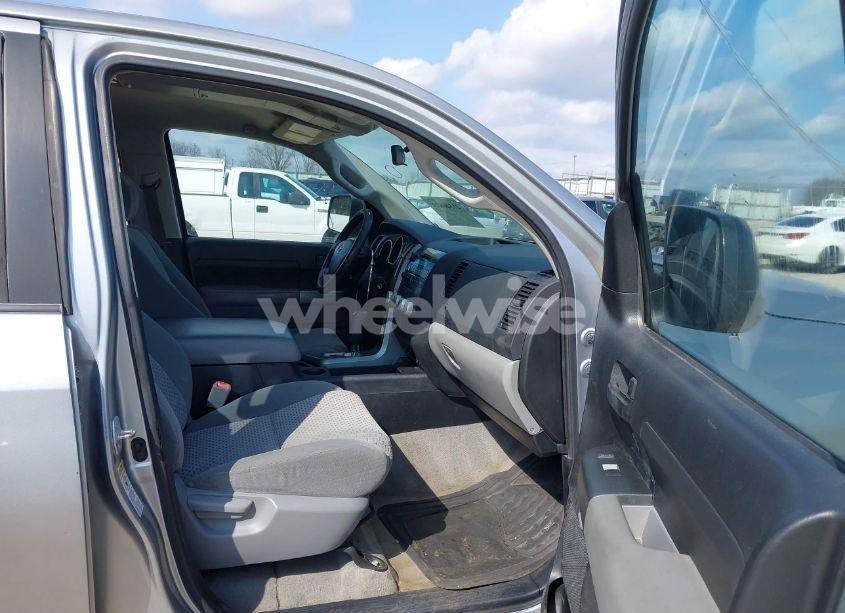 Photo 5 of 2011 Toyota Tundra GRADE 4.6L V8 (VIN 5TFRM5F1XBX022333)