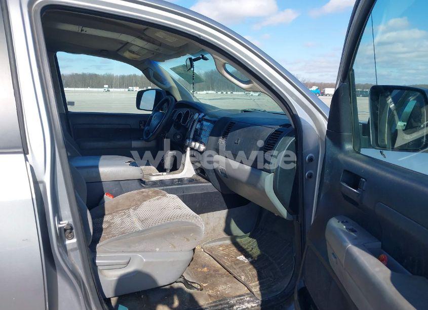 Photo 5 of 2007 Toyota Tundra SR5 4.7L V8 (VIN 5TFRT54137X014412)