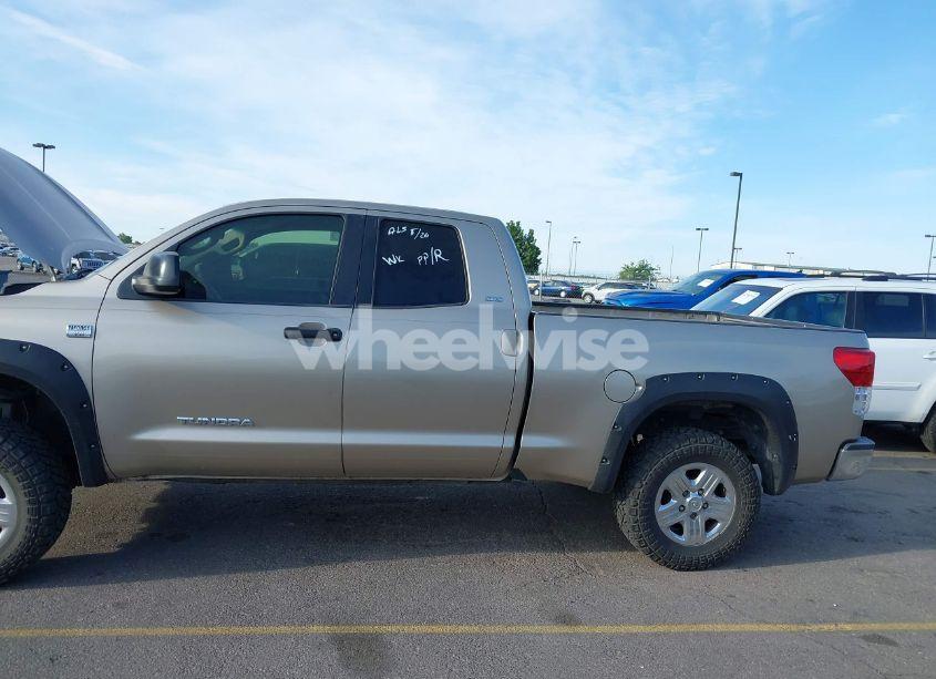 Photo 6 of 2007 Toyota Tundra SR5 4.7L V8 (VIN 5TFRT54177X013618)