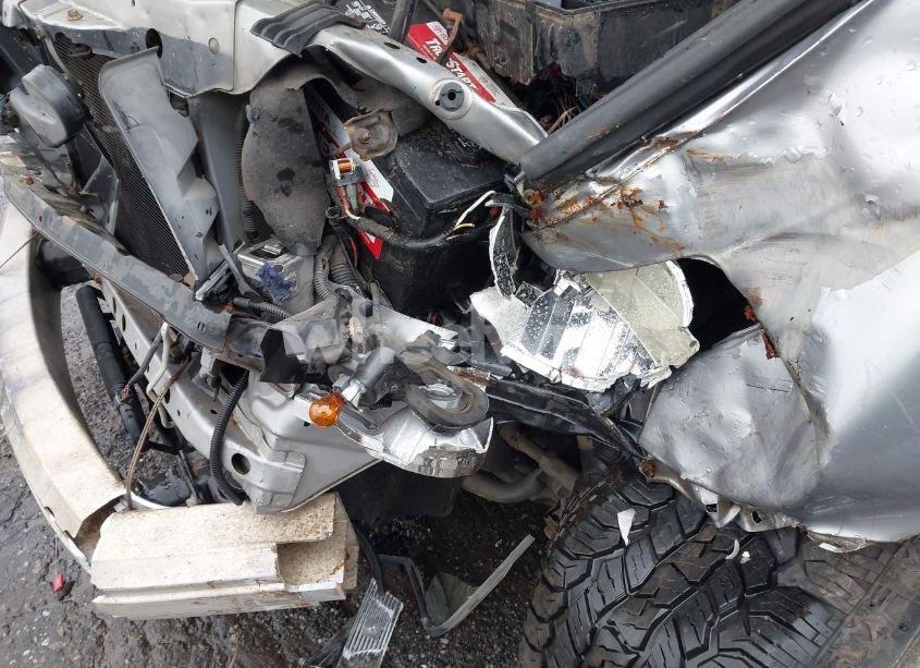 Photo 6 of 2010 Toyota Tundra GRADE V6 (VIN 5TFRU5F12AX022731)