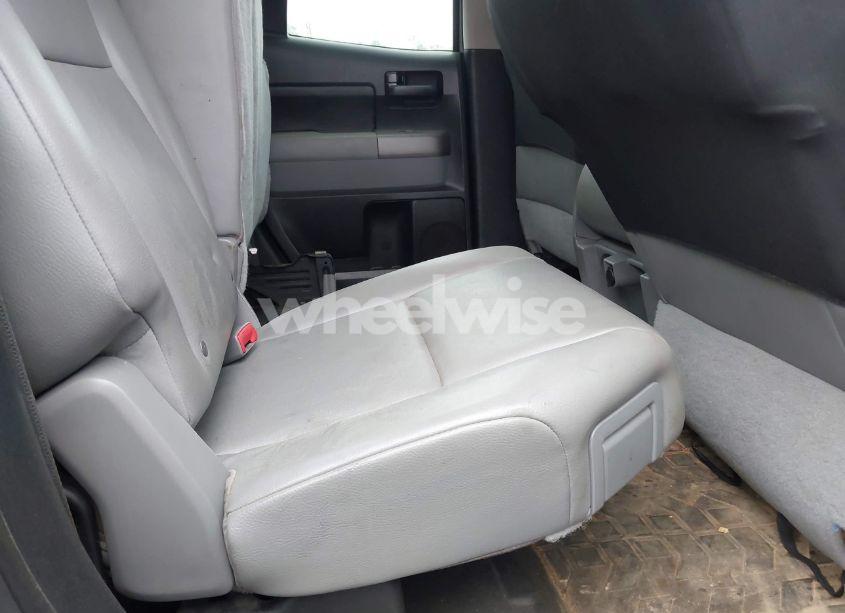 Photo 8 of 2010 Toyota Tundra GRADE V6 (VIN 5TFRU5F12AX022731)