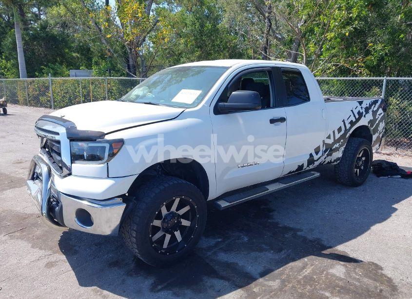 Photo 2 of 2013 Toyota Tundra GRADE V6 (VIN 5TFRU5F15DX030195)