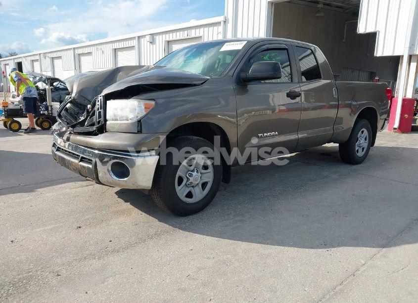 Photo 2 of 2013 Toyota Tundra GRADE V6 (VIN 5TFRU5F1XDX030323)