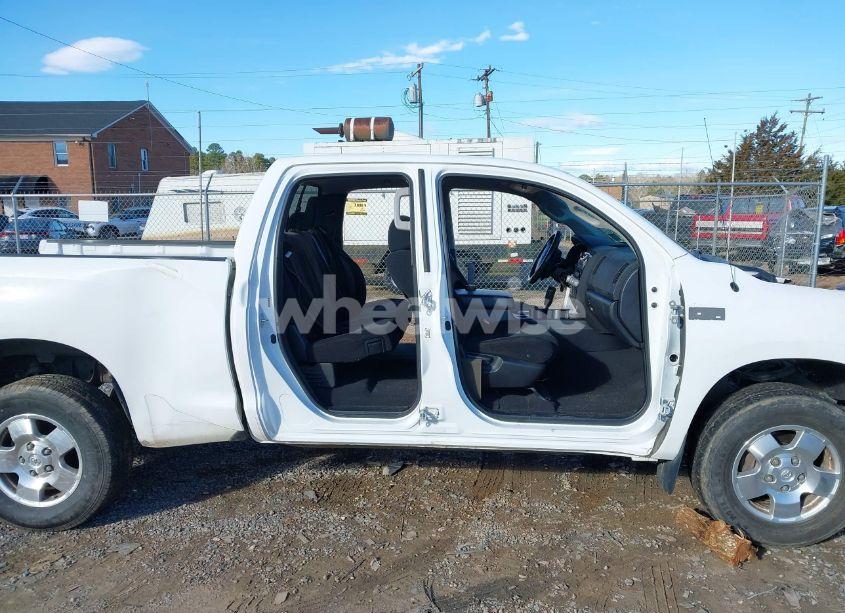 Photo 13 of 2007 Toyota Tundra SR5 V8 (VIN 5TFRV54107X020677)