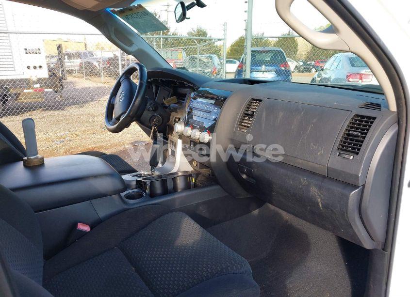 Photo 5 of 2007 Toyota Tundra SR5 V8 (VIN 5TFRV54107X020677)