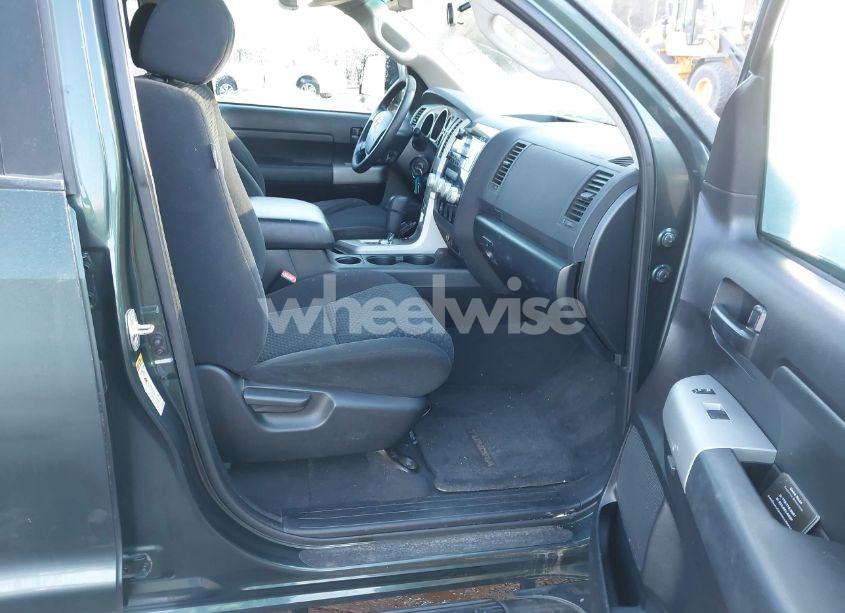 Photo 5 of 2008 Toyota Tundra SR5 5.7L V8 (VIN 5TFRV54108X033267)