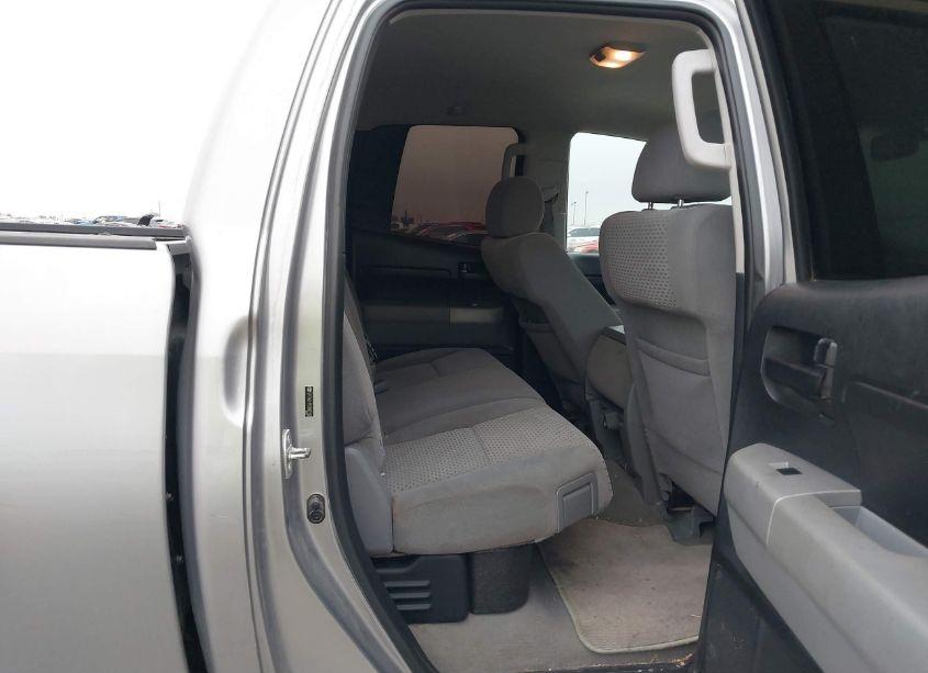Photo 8 of 2007 Toyota Tundra SR5 V8 (VIN 5TFRV54117X007162)