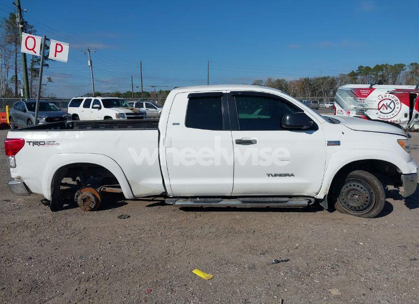 Photo 13 of 2007 Toyota Tundra SR5 V8 (VIN 5TFRV54137X008183)